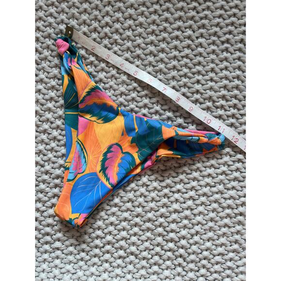 Skatie• ‘Suzanne’ Bikini Bottoms in BANZAI - Picture 13 of 14